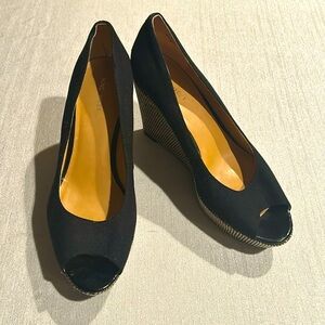 Nine West Women’s Tall Wedge W/ Pattern design and amazing texture Size 9